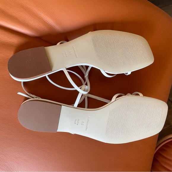 Reformation Maya White Patent Leather Bow Detail Strappy Flat Sandal 8.5 - Picture 3 of 6